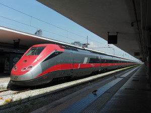 Naples,_Central_station,_gorgeous_long-distance_train