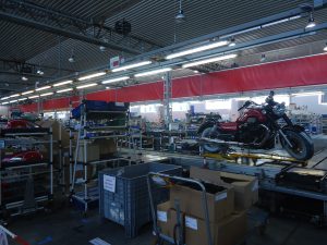 linea-di-assemblaggio-motociclette